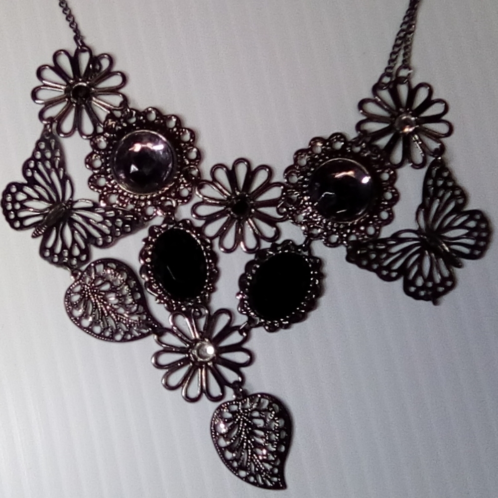 3/$15🖖Goth 🦋 Butterfly 🦋 charm neckace